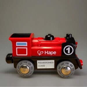 Engaging Battery-Powered Train Engine with Magnetic Connectors - Hape